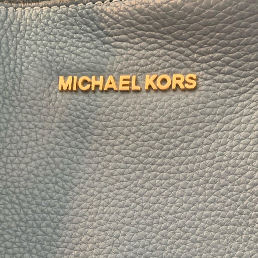 Michael Kors shoulder bag. - Picture 2 of 12